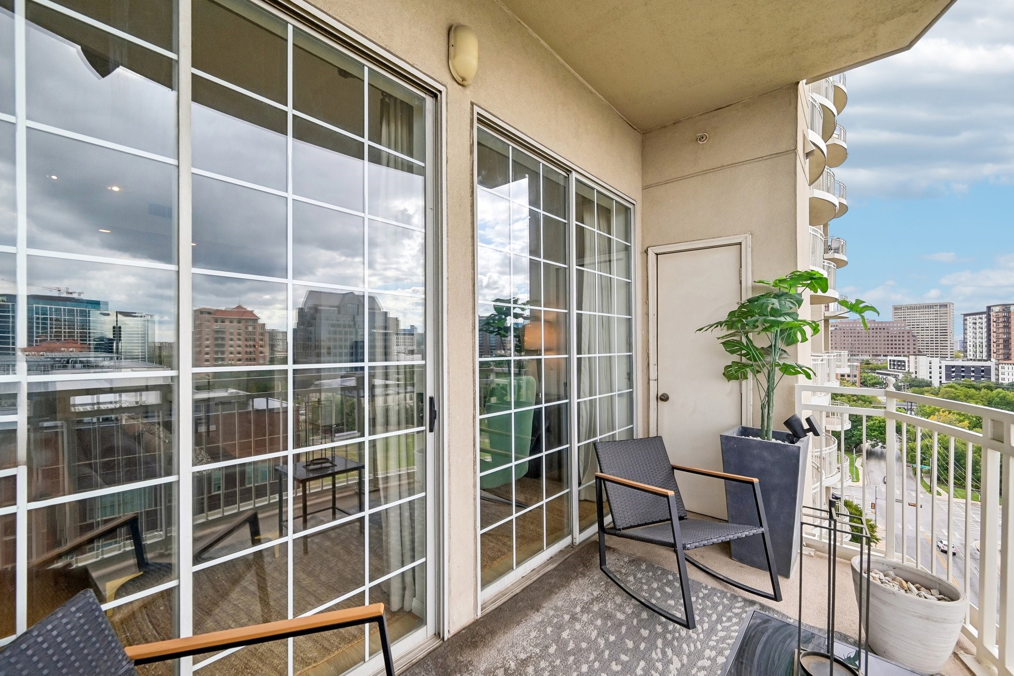 3225 Turtle Creek Boulevard 914