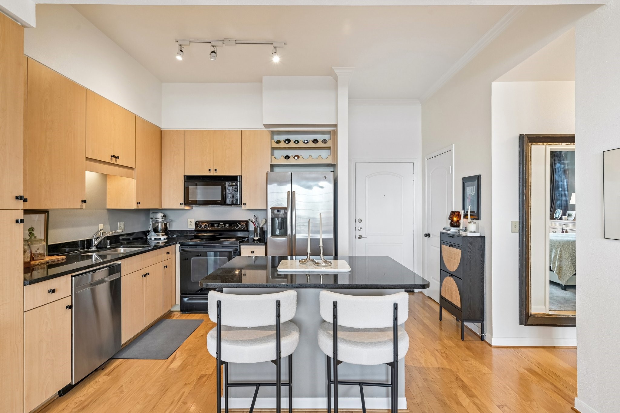 3225 Turtle Creek Boulevard 914