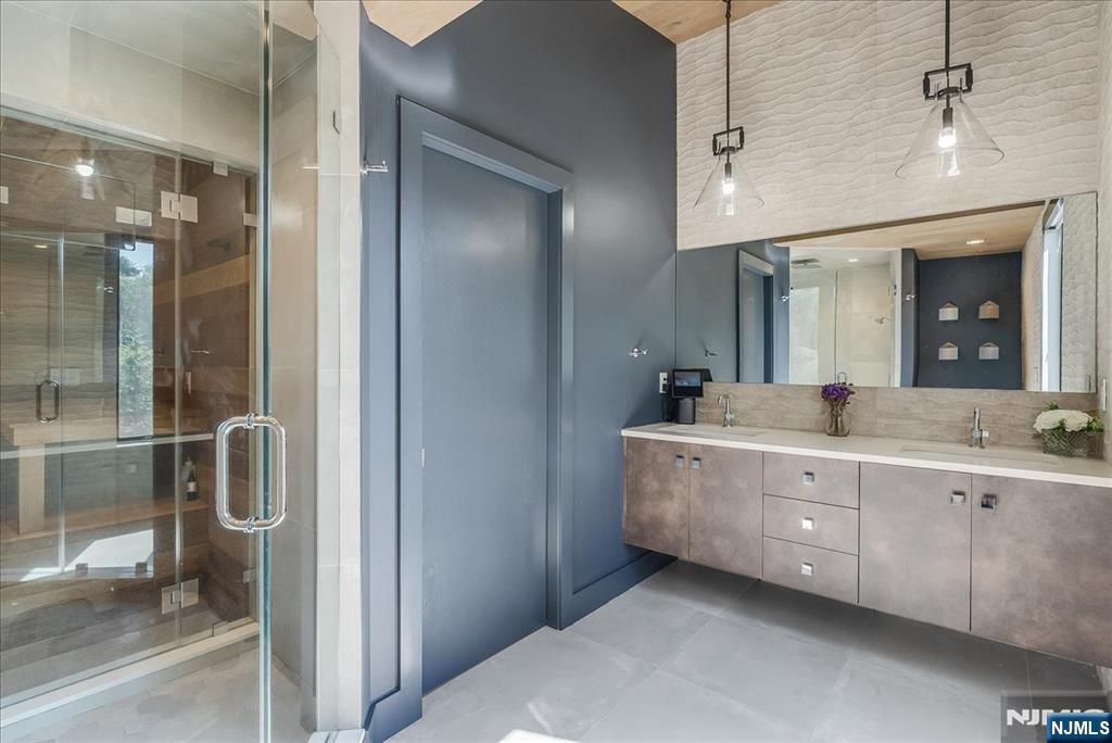 176 Edson Terrace