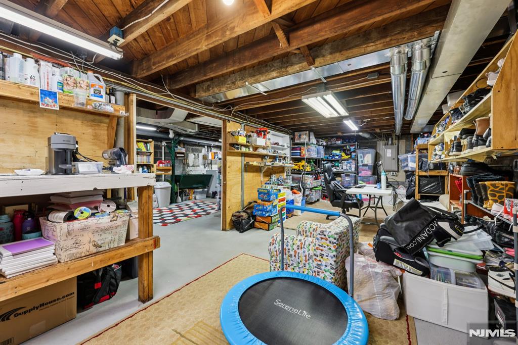 12-11 Scribner Road