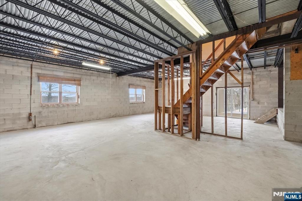 360 Valley View Avenue