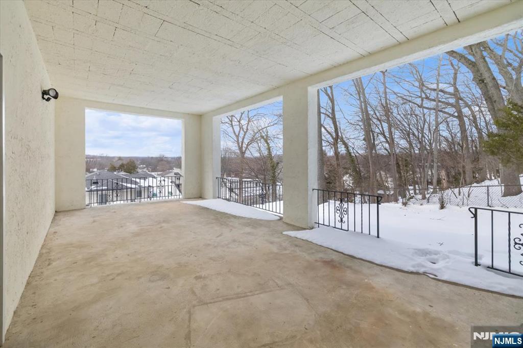 360 Valley View Avenue