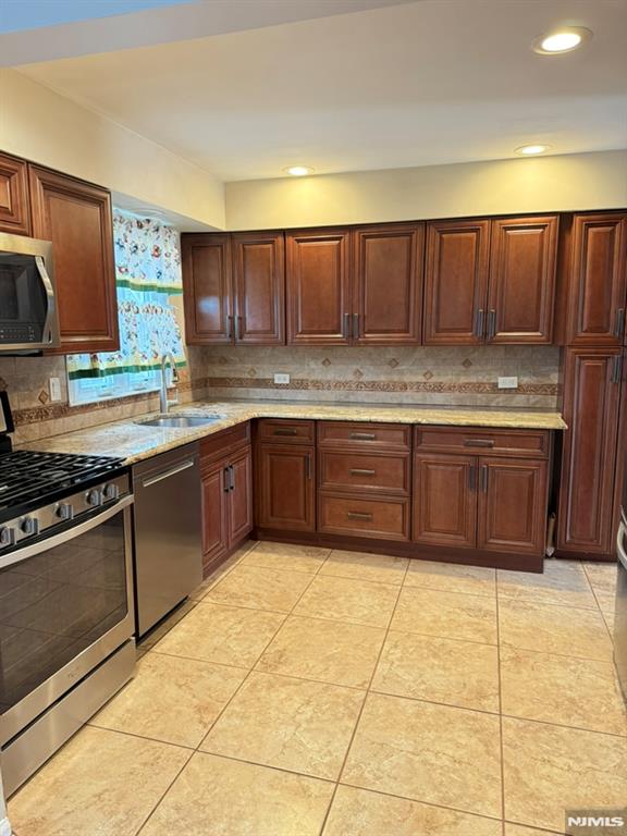 155 E Village Circle