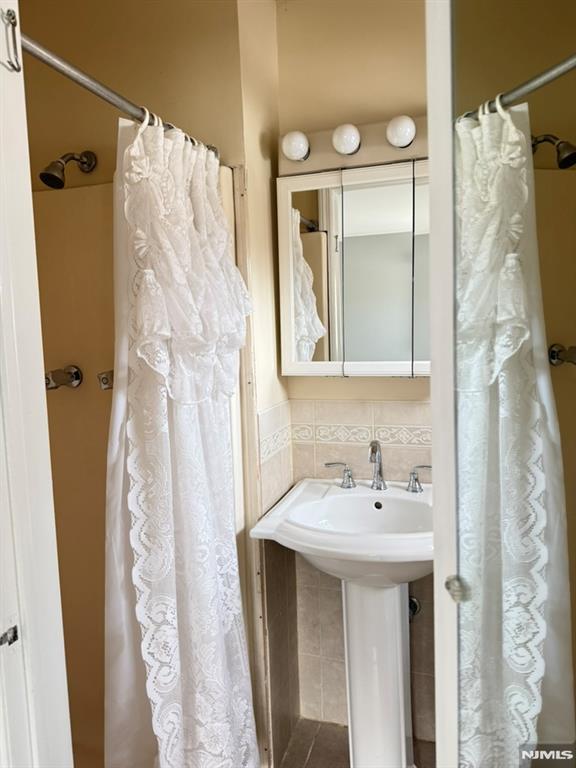 155 E Village Circle