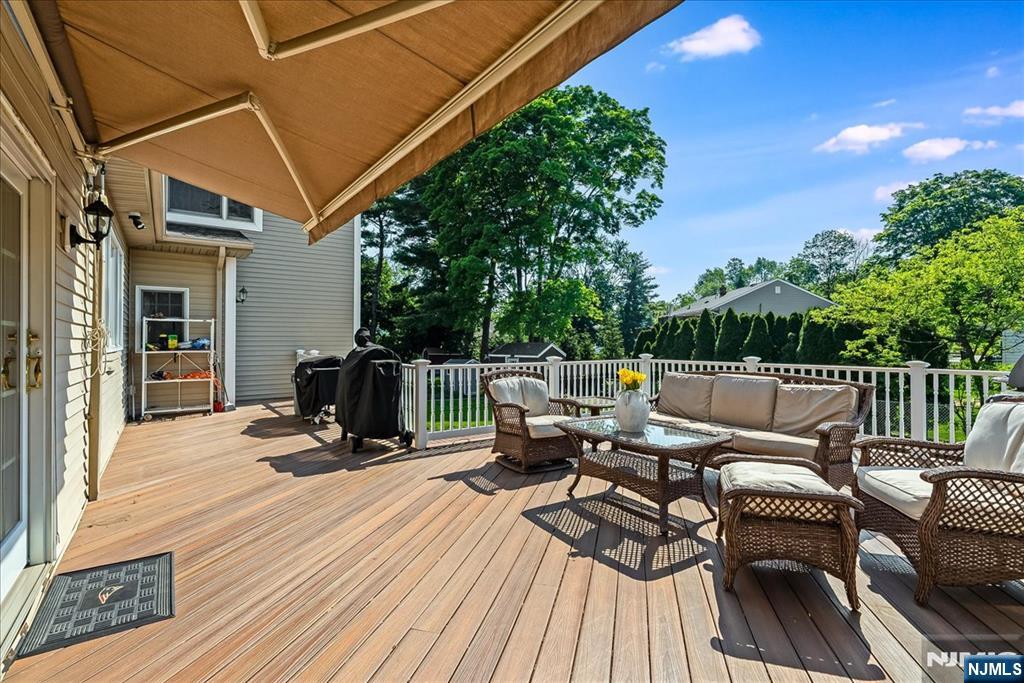 254 Hoppers Lane