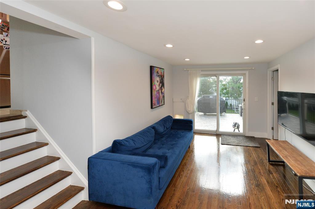 154 Middlesex Avenue