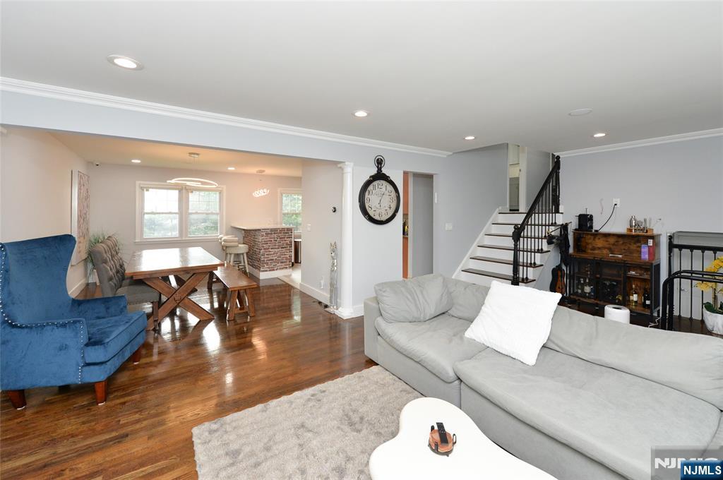 154 Middlesex Avenue
