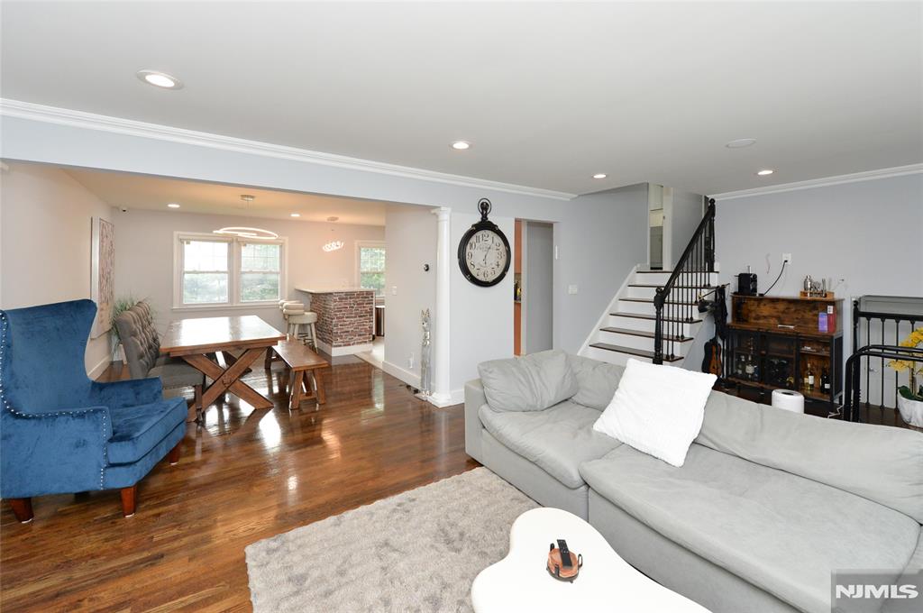 154 Middlesex Avenue