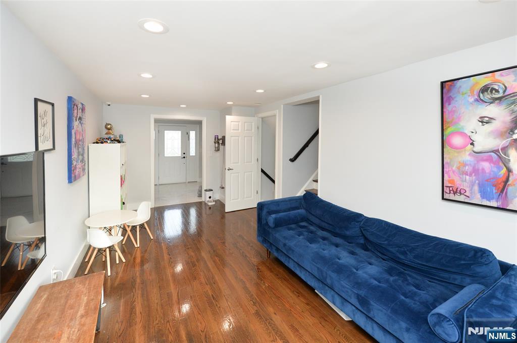 154 Middlesex Avenue
