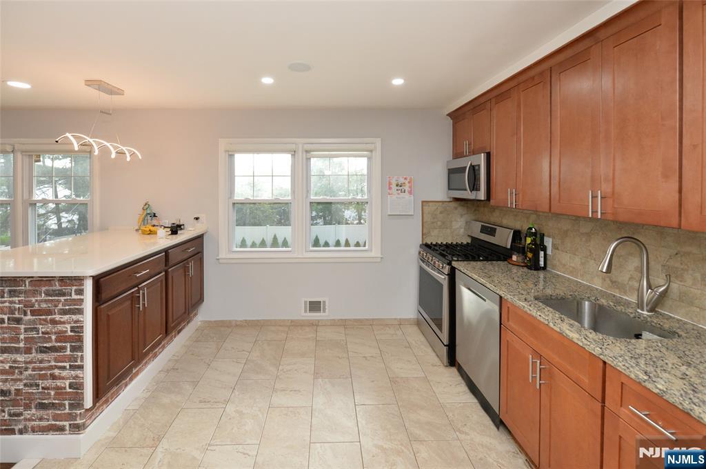 154 Middlesex Avenue