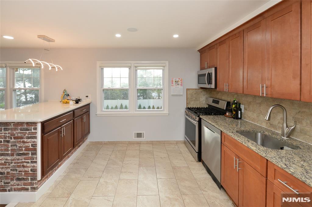 154 Middlesex Avenue