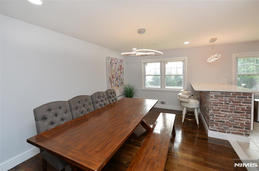 154 Middlesex Avenue