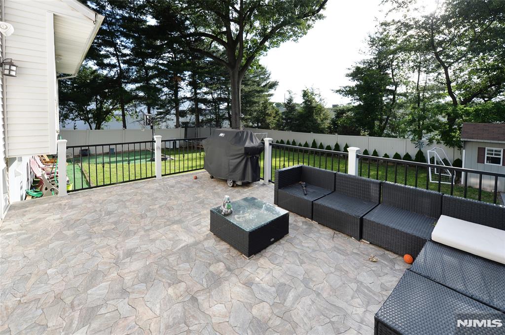 154 Middlesex Avenue