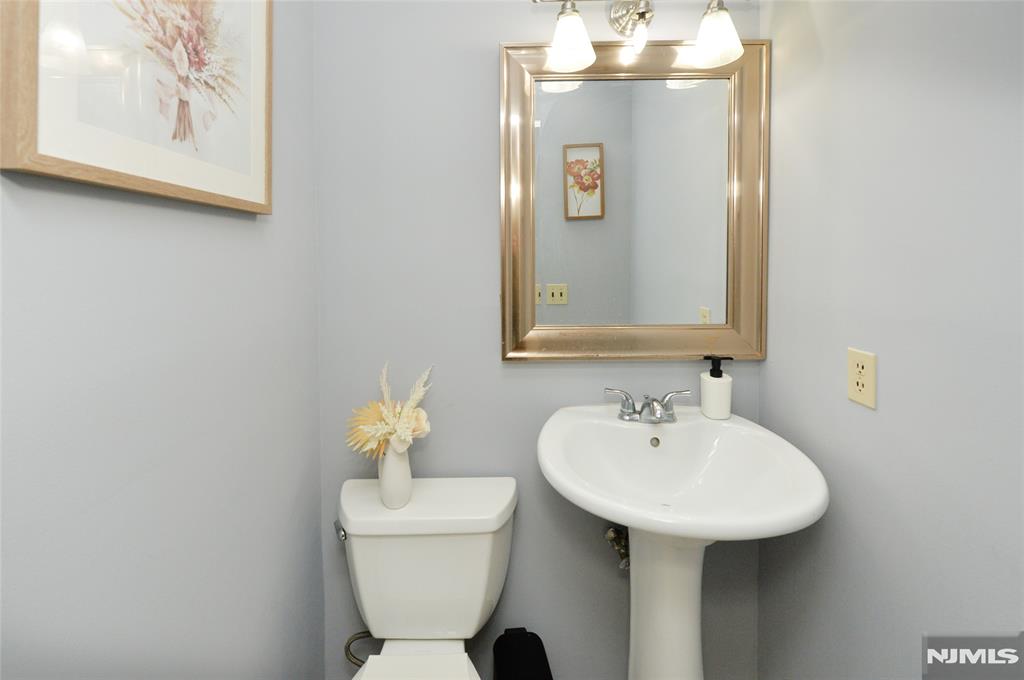 85B PRIMROSE Lane 85b