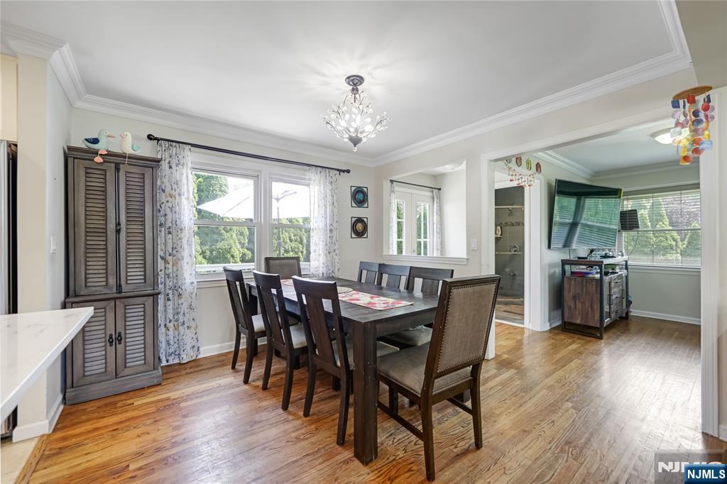 122 Village Circle West