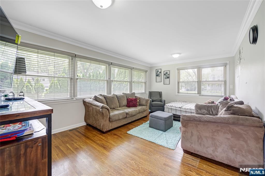 122 Village Circle West