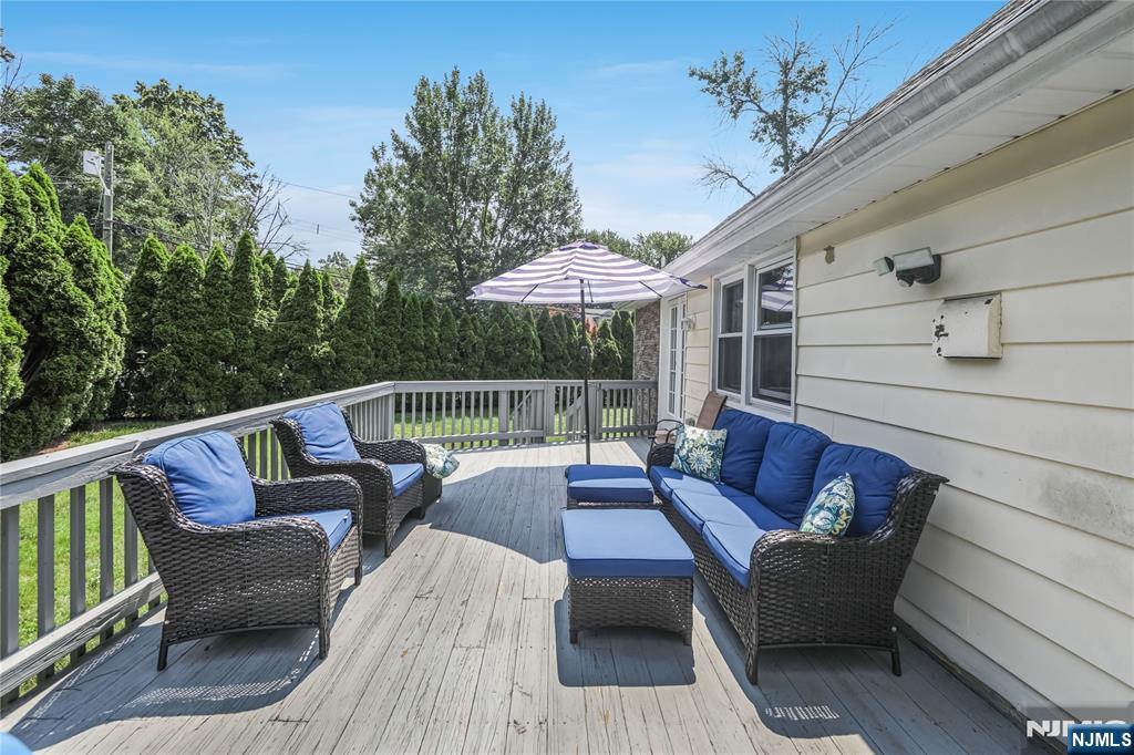 122 Village Circle West