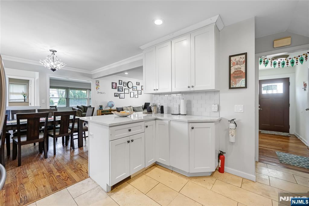 122 Village Circle West