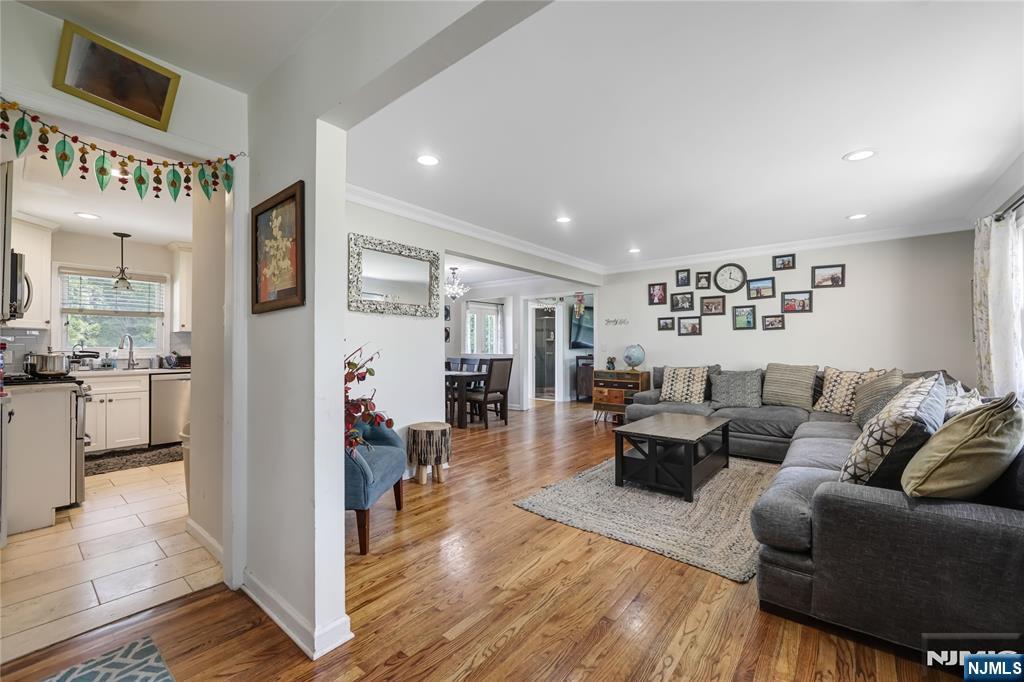 122 Village Circle West