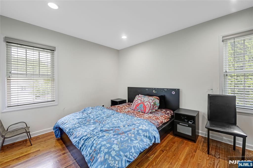 122 Village Circle West