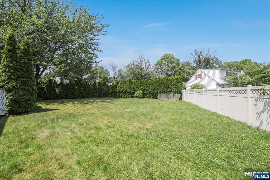 122 Village Circle West