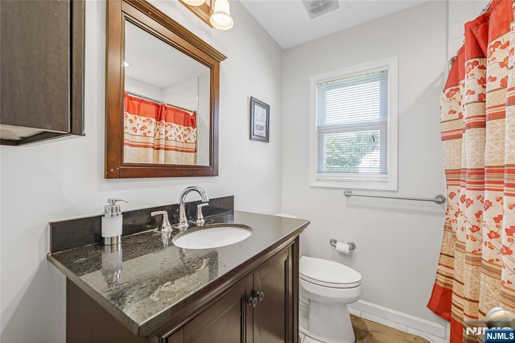 122 Village Circle West