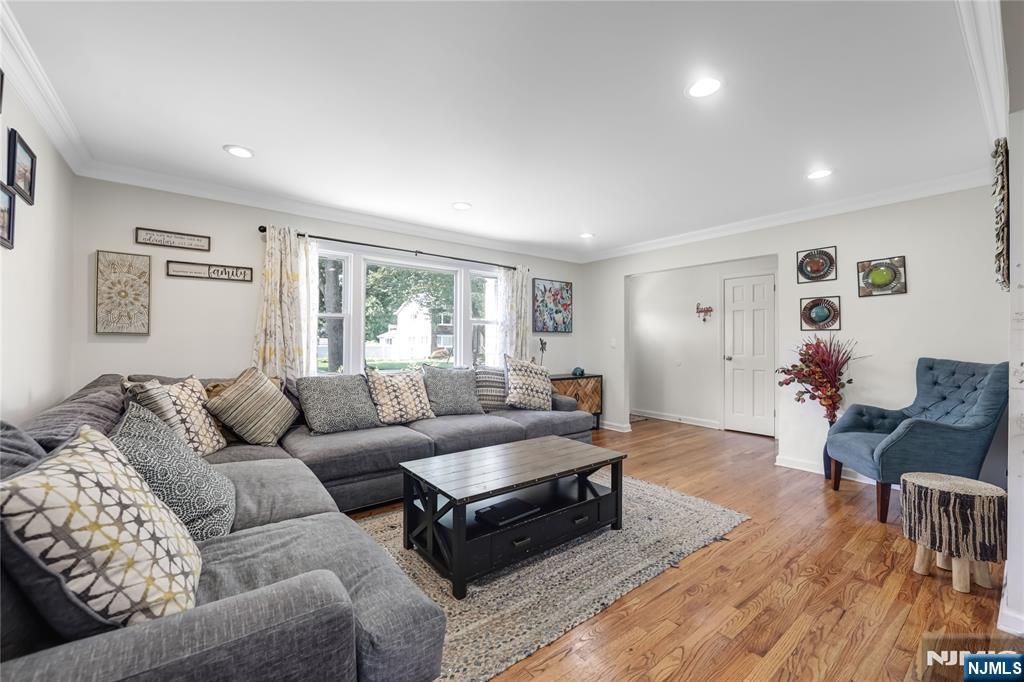 122 Village Circle West
