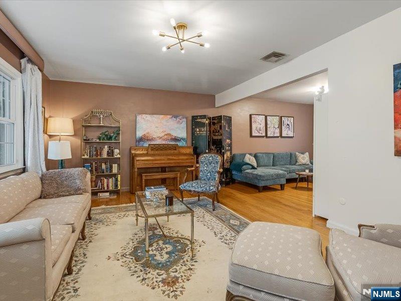 372 McKinley Boulevard