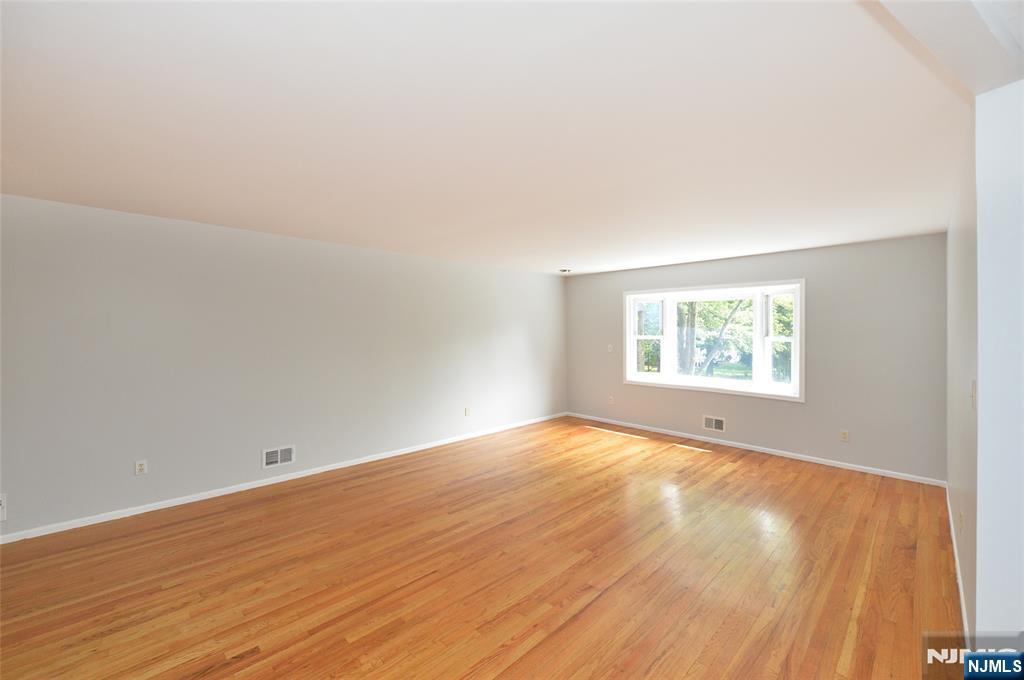 85 Primrose Lane B