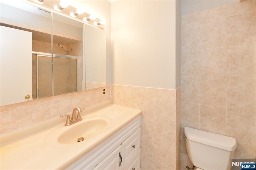 85 Primrose Lane B