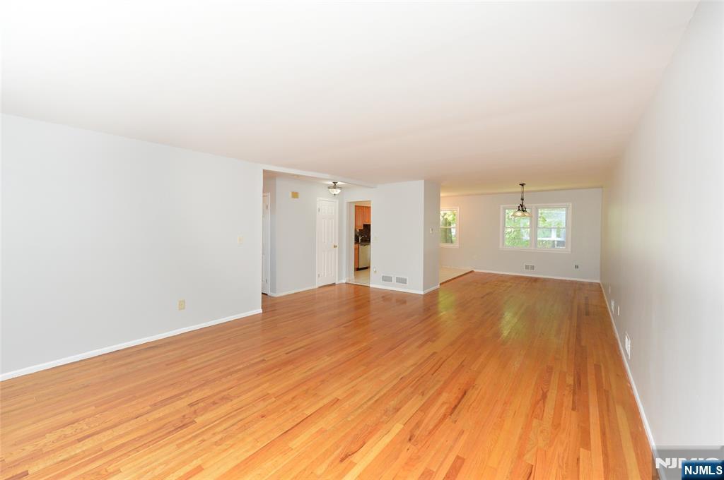 85 Primrose Lane B