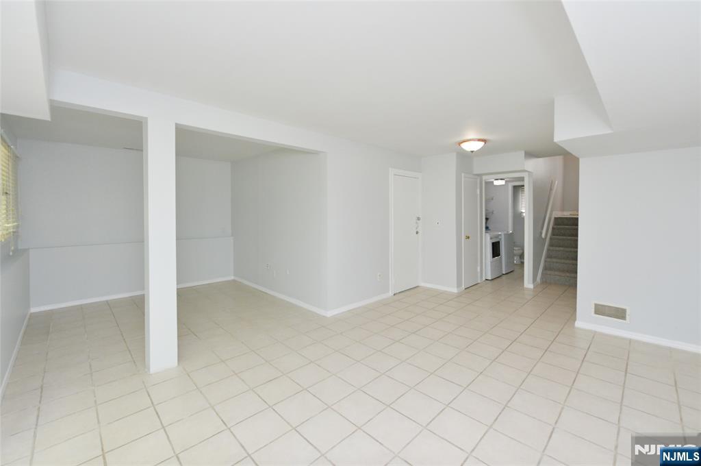 85 Primrose Lane B