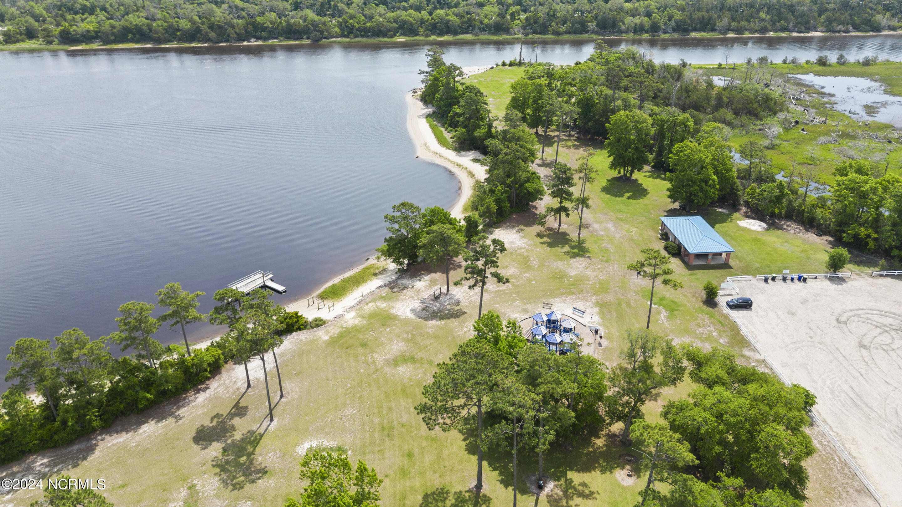 4989 Glen Cove Drive SE