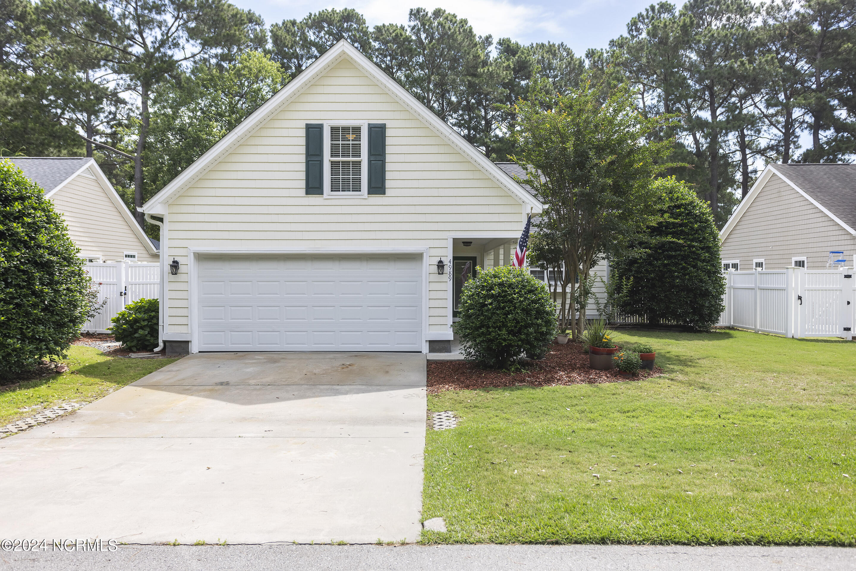 4989 Glen Cove Drive SE