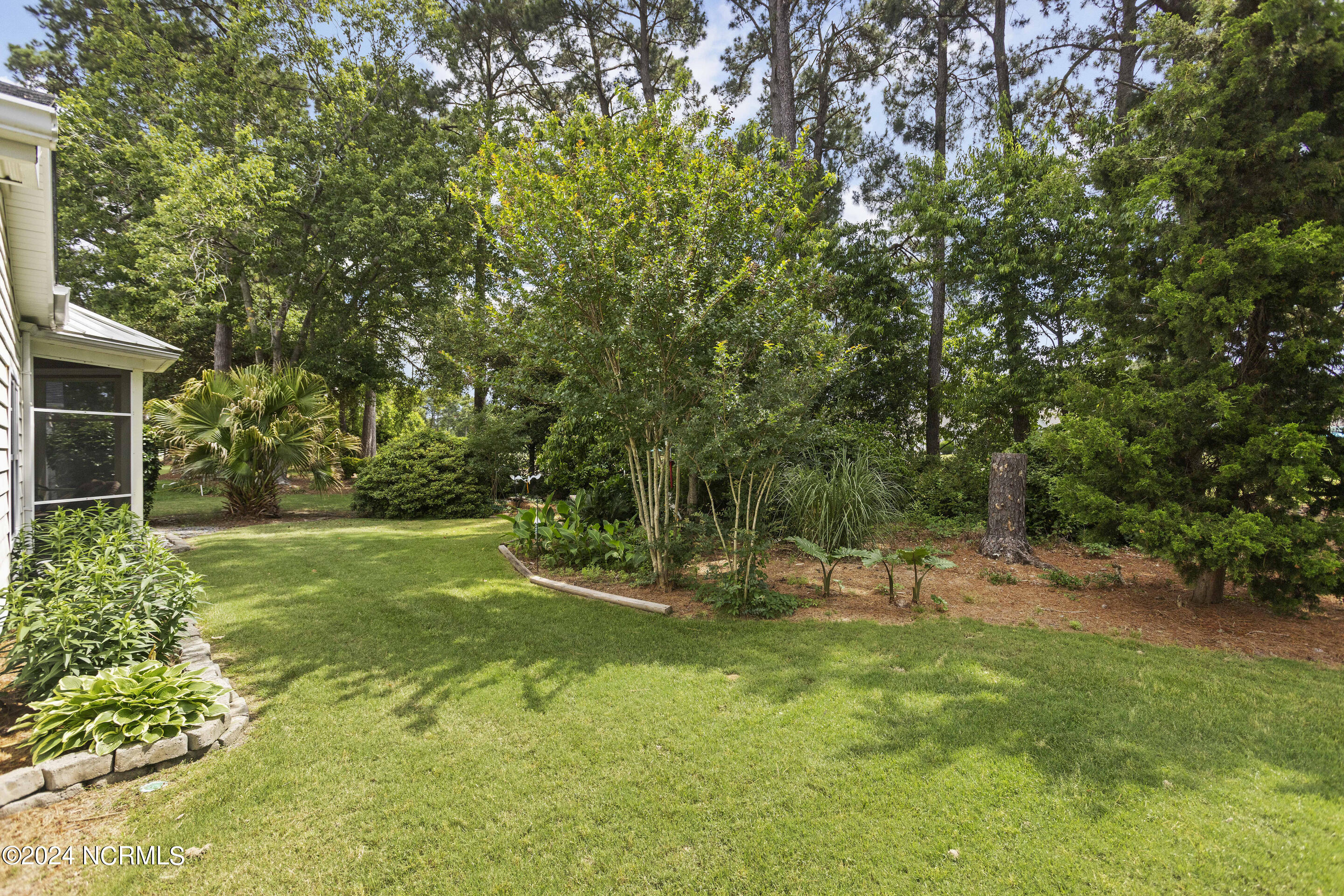 4989 Glen Cove Drive SE