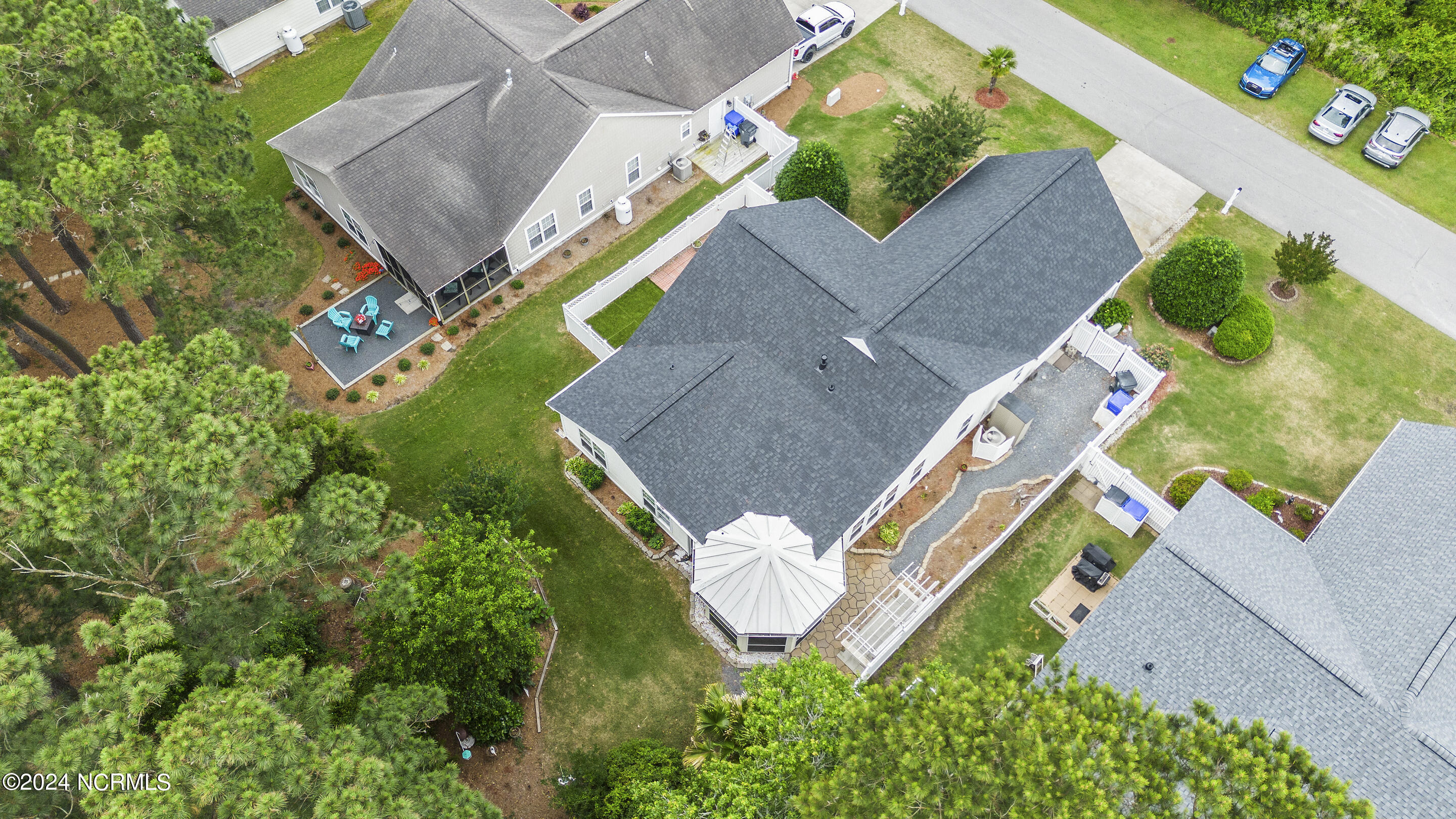 4989 Glen Cove Drive SE