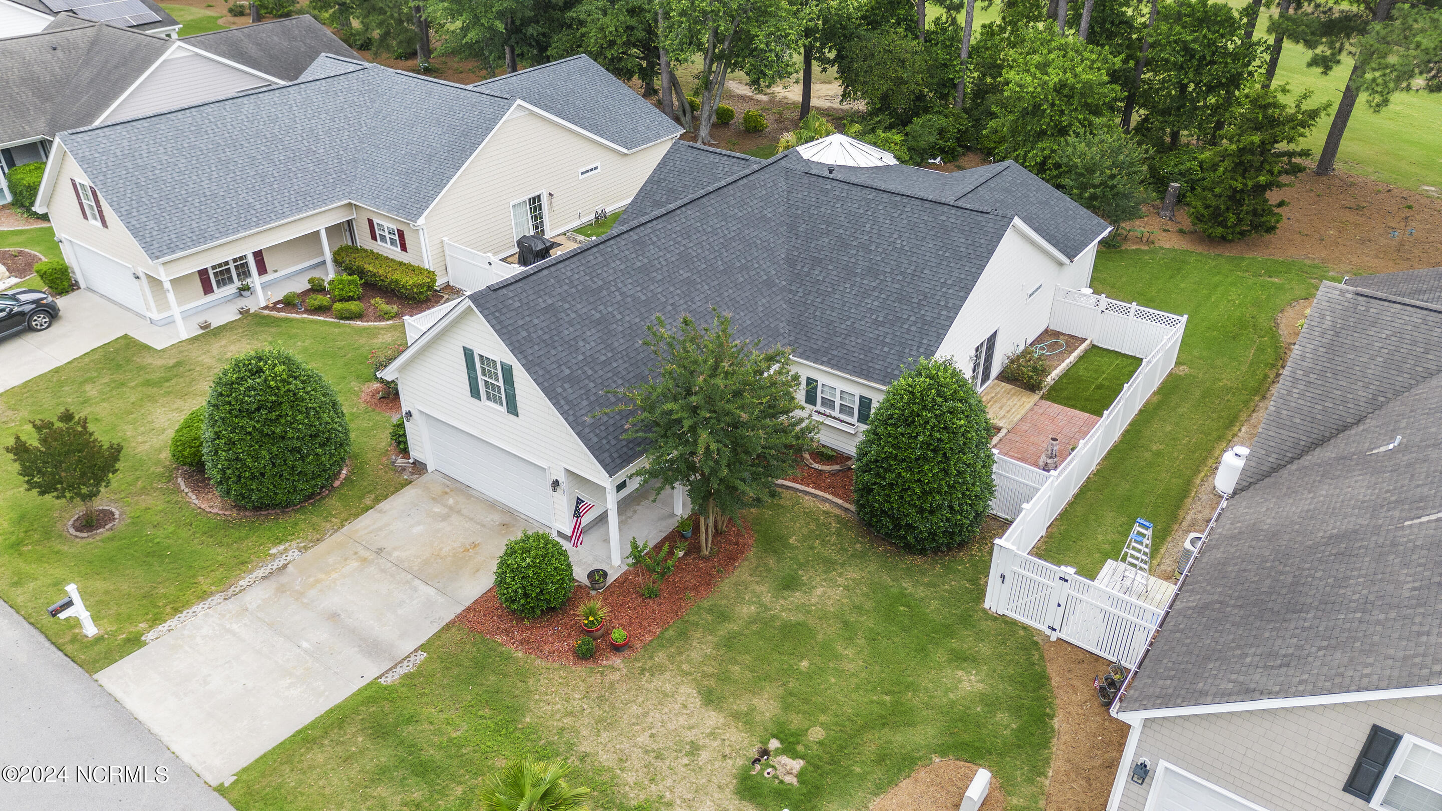 4989 Glen Cove Drive SE