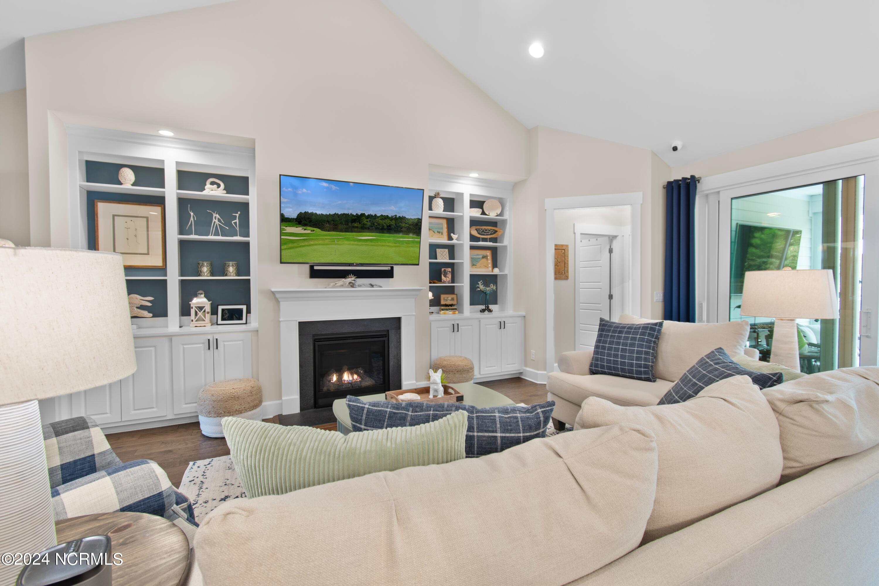 3692 Gardenia Lane