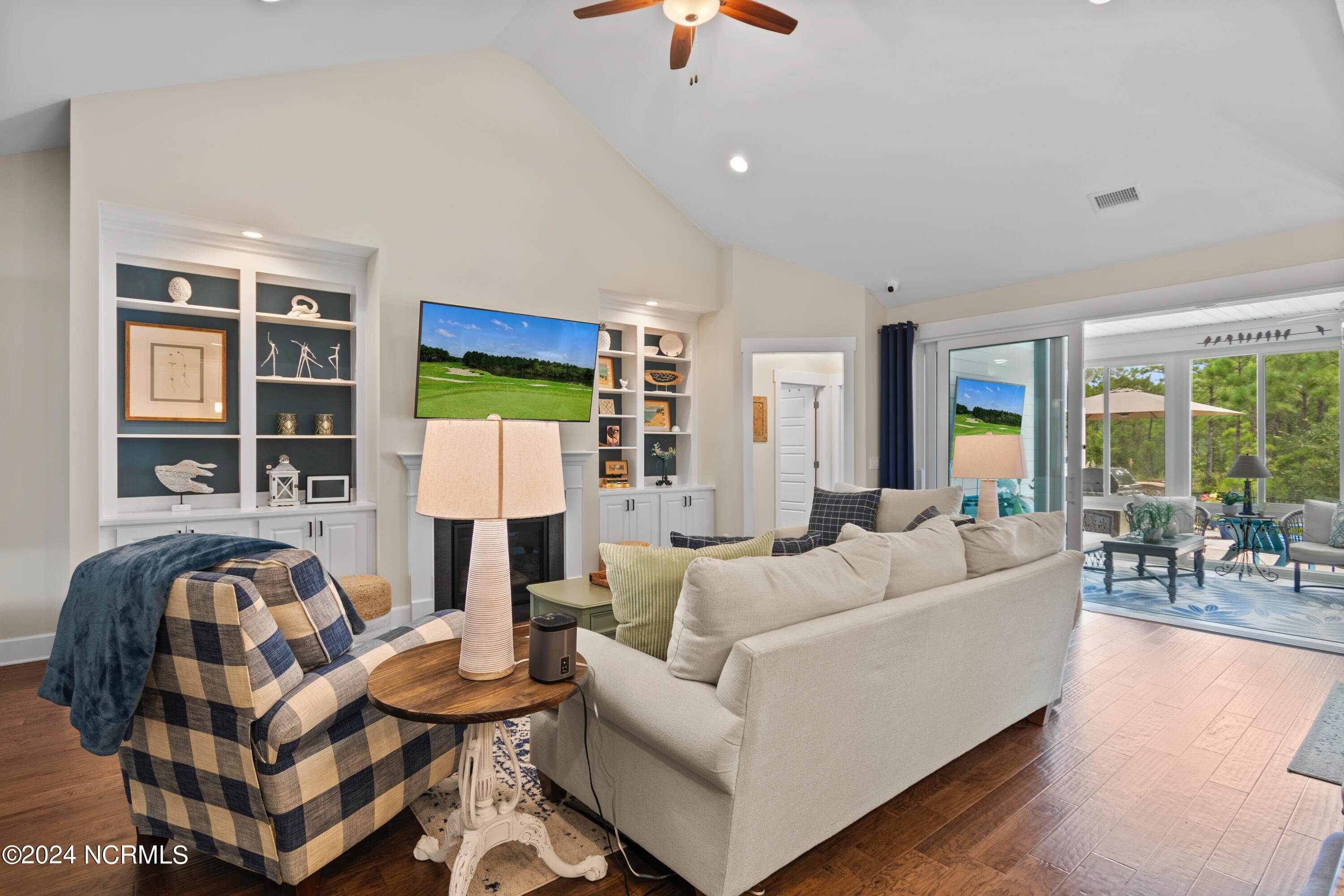 3692 Gardenia Lane