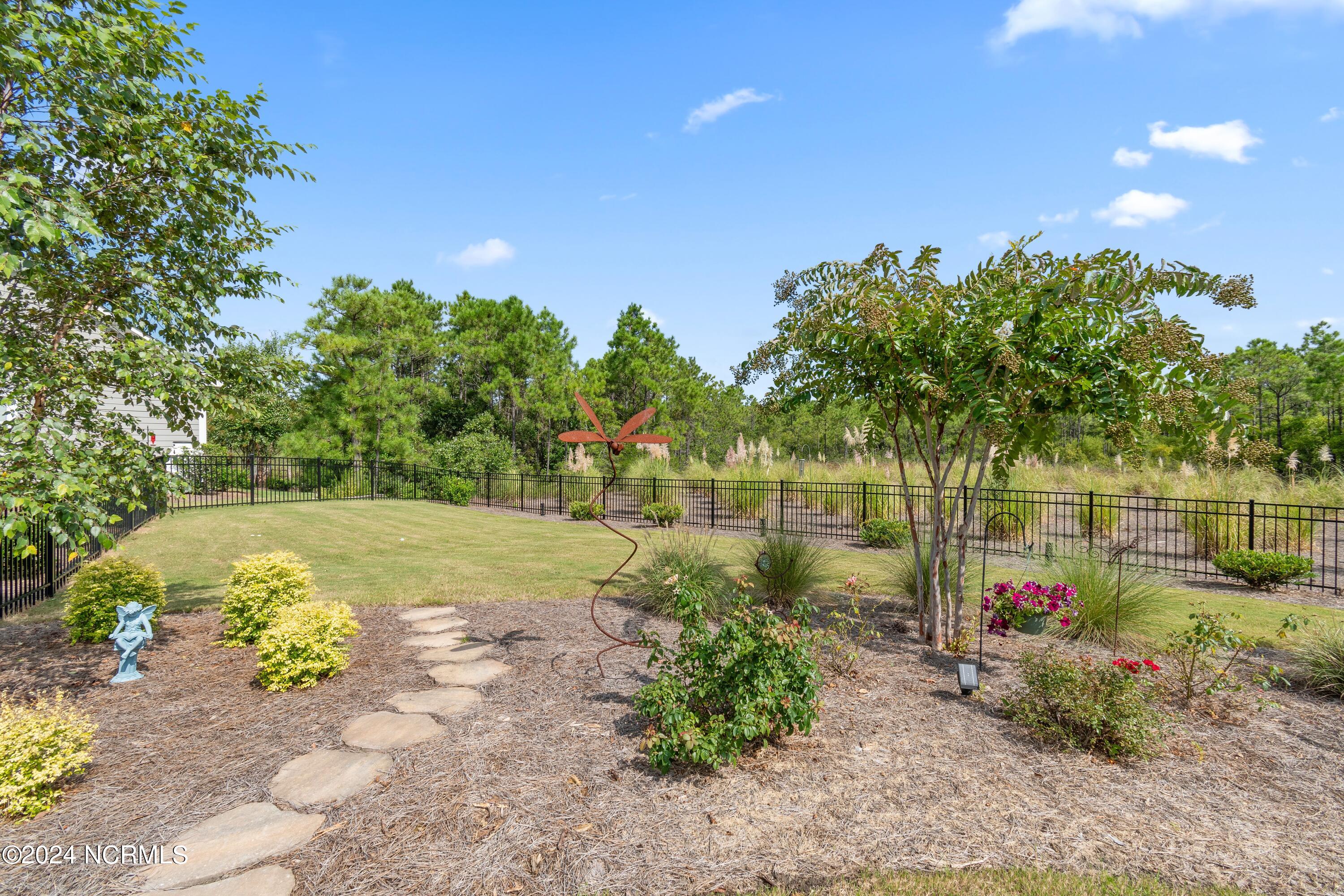 3692 Gardenia Lane