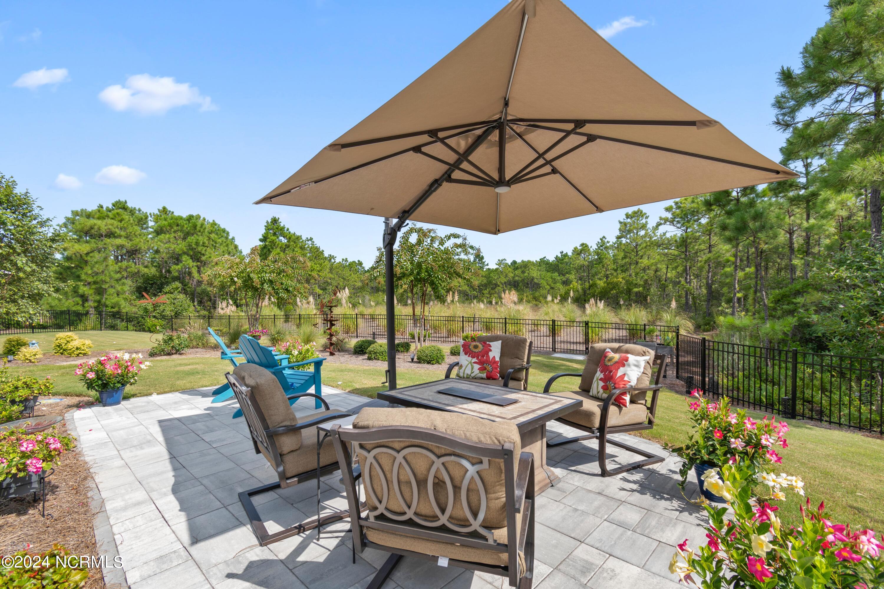3692 Gardenia Lane