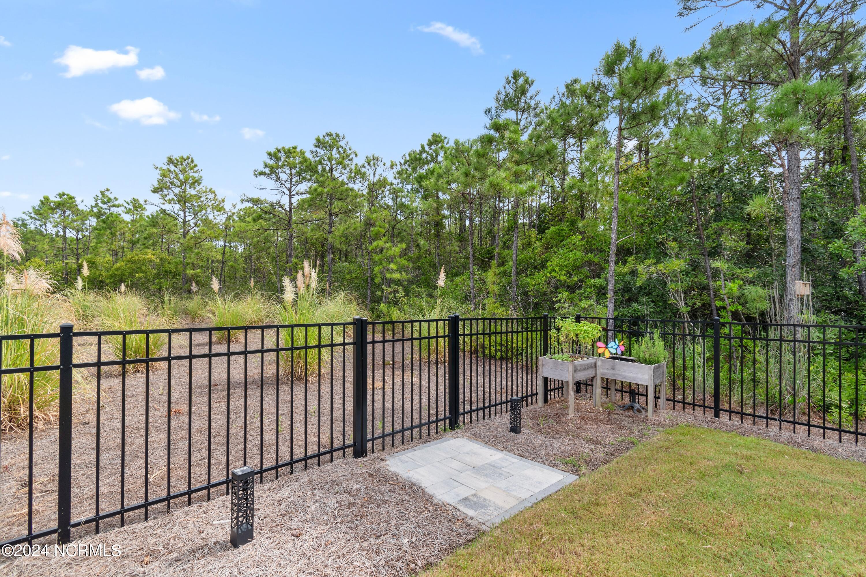 3692 Gardenia Lane