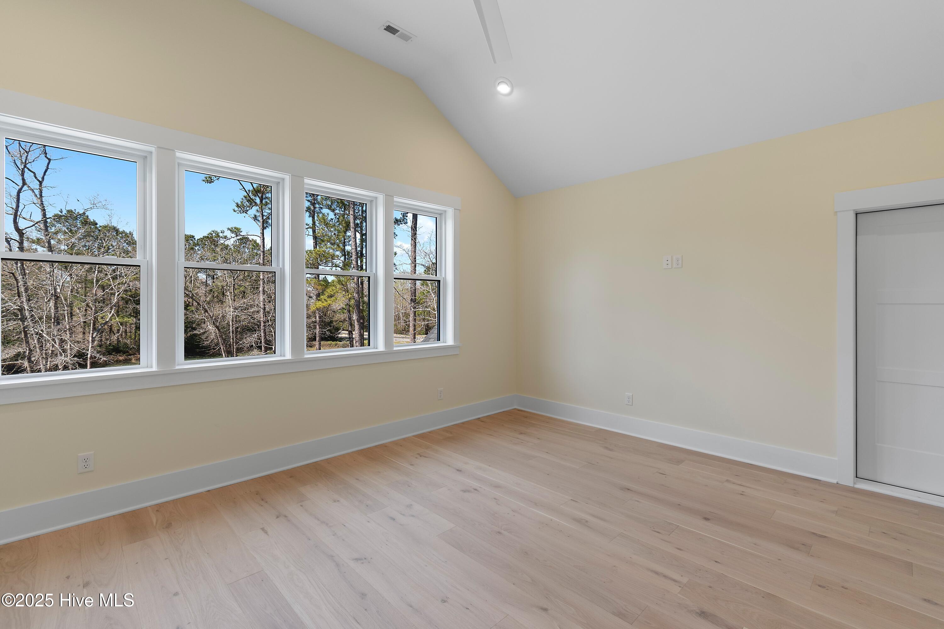 454 Springwood Drive SE