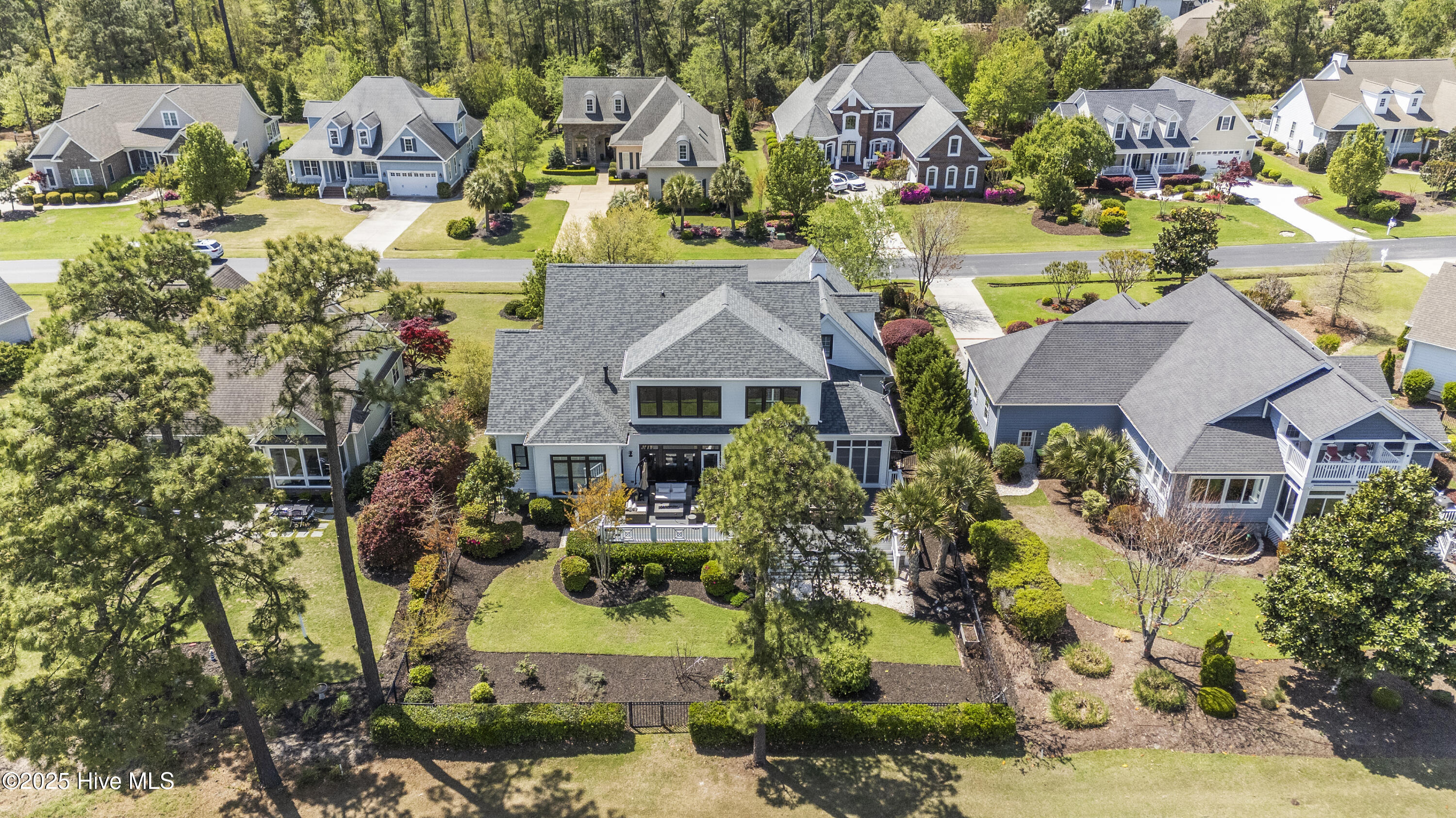 2915 Legends Drive
