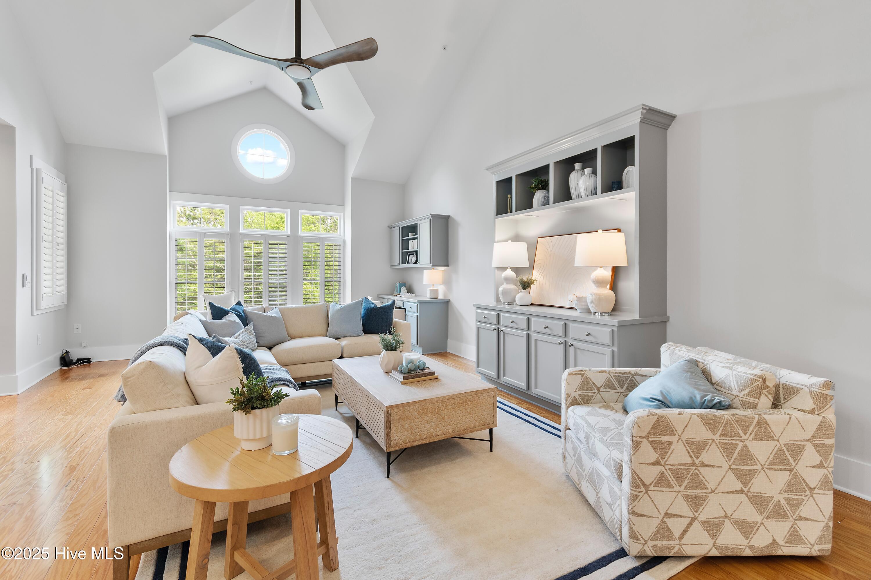 2537 St James Drive SE Apt 1011