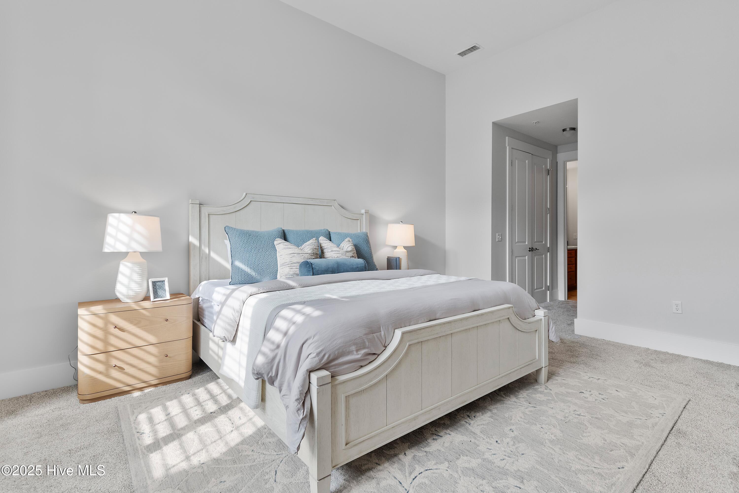 2537 St James Drive SE Apt 1011