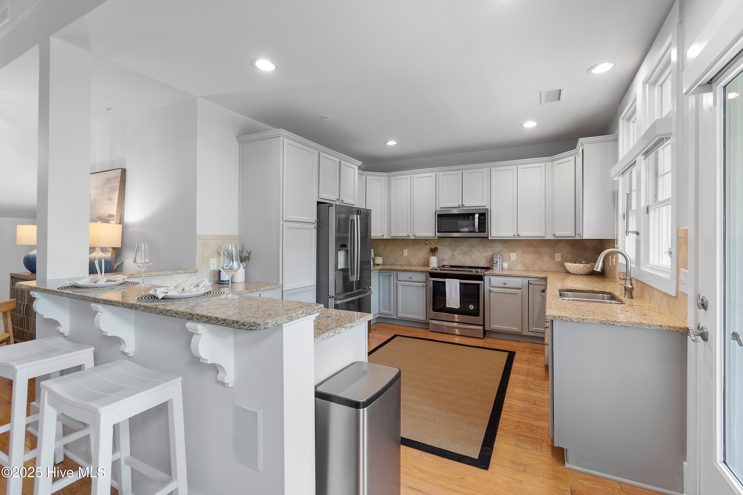 2537 St James Drive SE Apt 1011