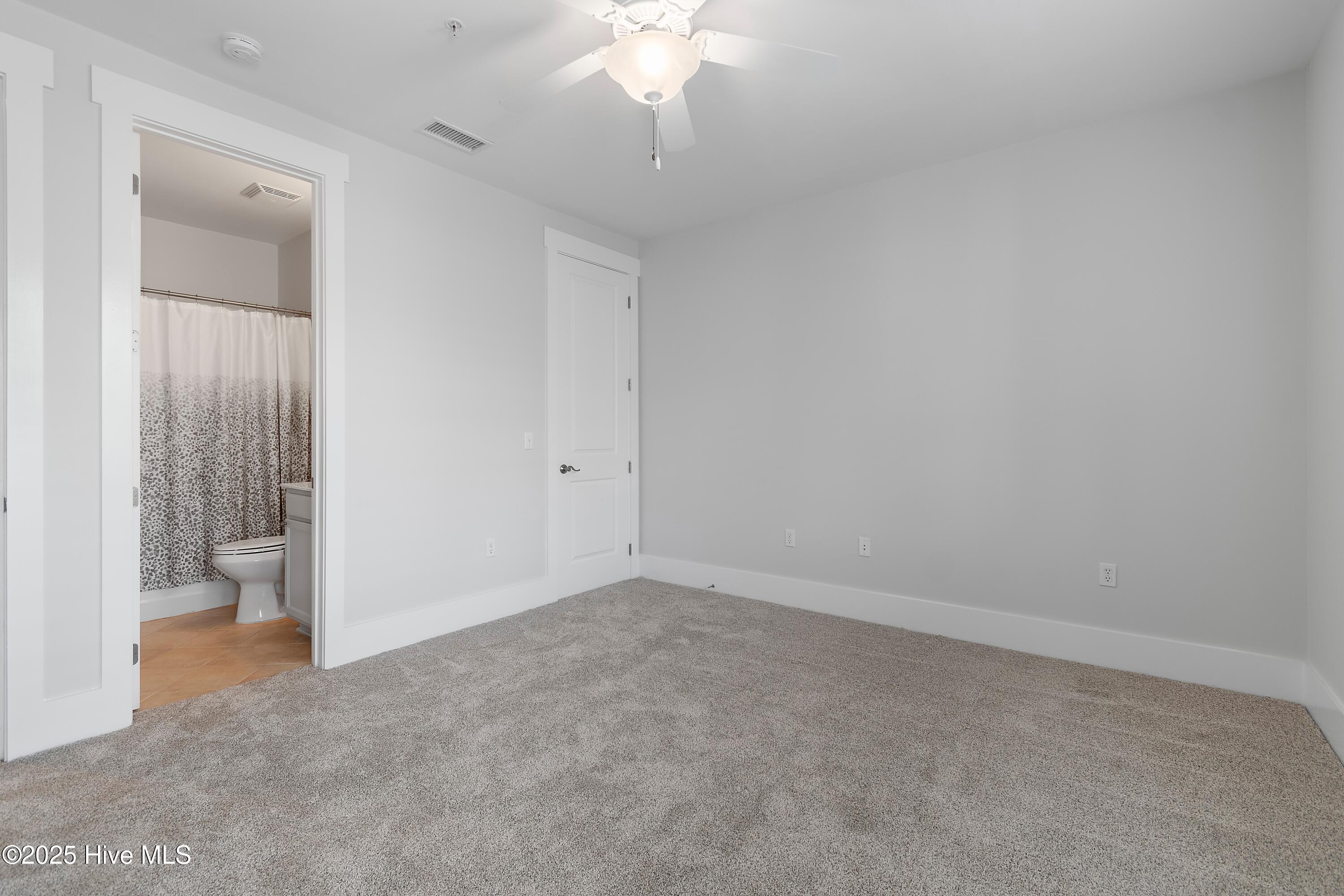 2537 St James Drive SE Apt 1011