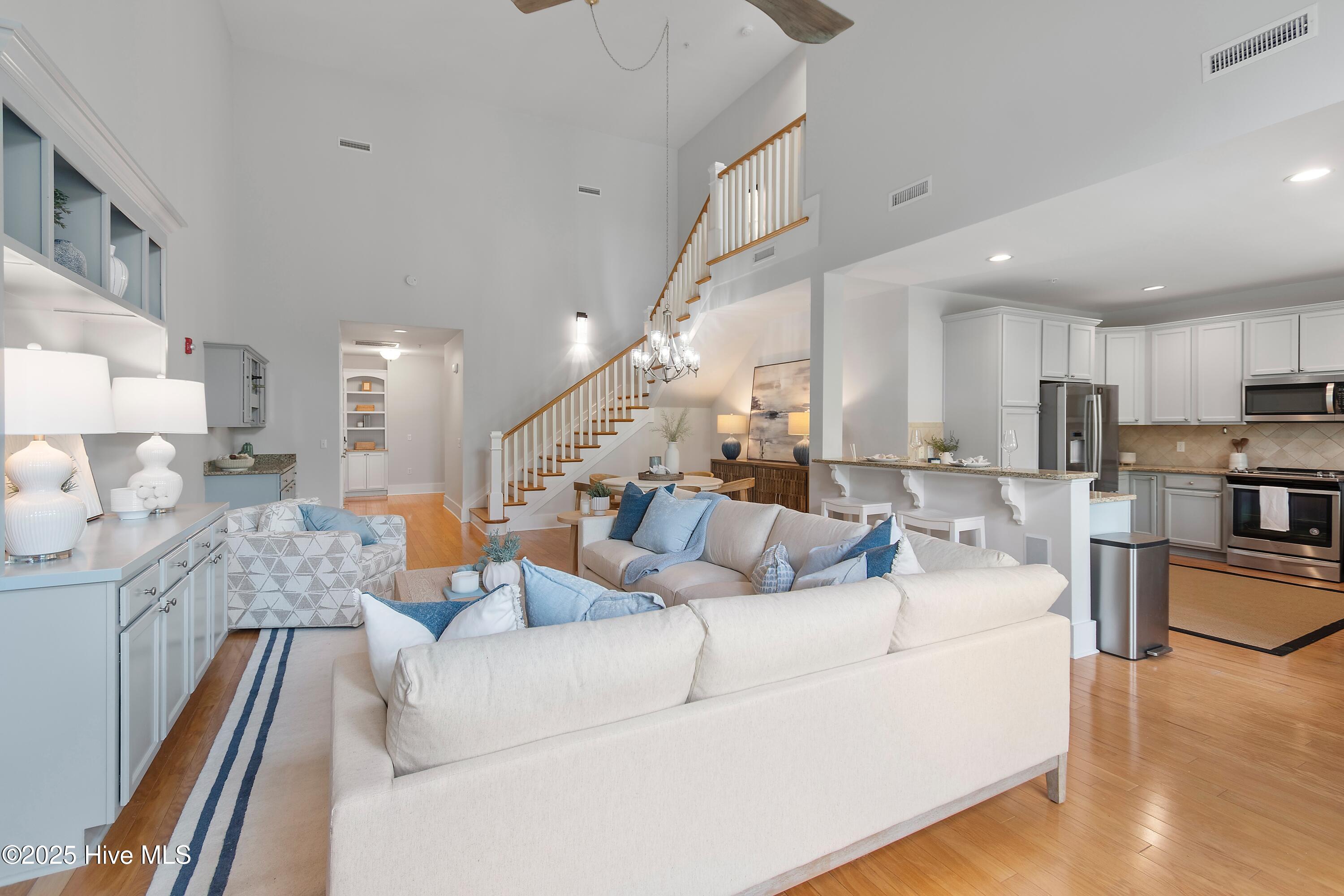 2537 St James Drive SE Apt 1011