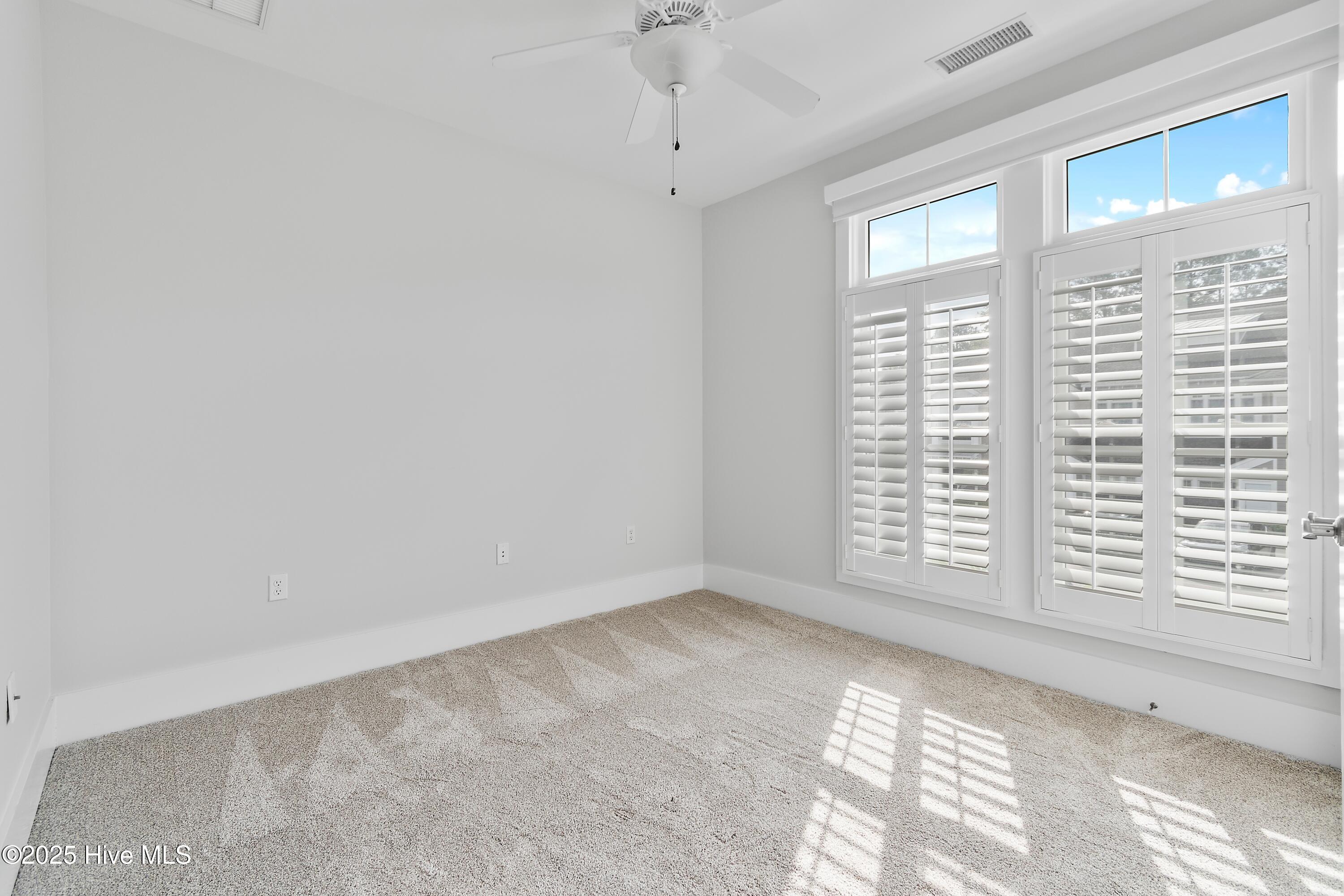 2537 St James Drive SE Apt 1011